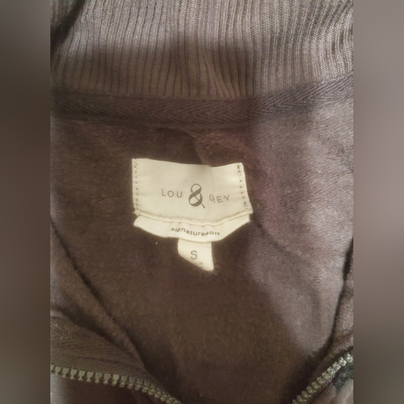 Sweater - Picture 4 of 4